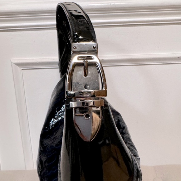 Gucci navy blue patent with Gucci logo - Picture 2 of 3